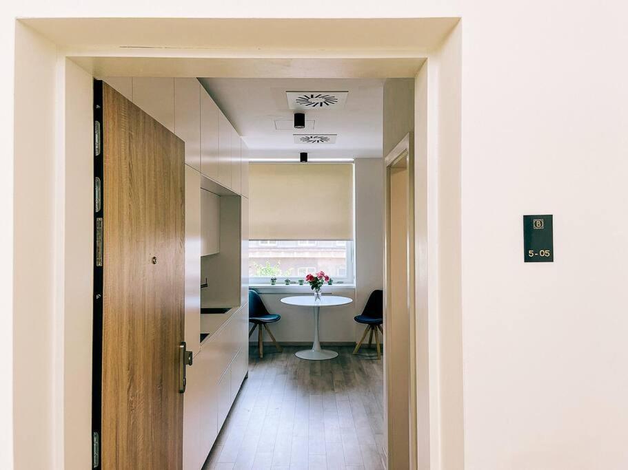 New Studio In Quiet Part Of The City Center Братислава Екстер'єр фото
