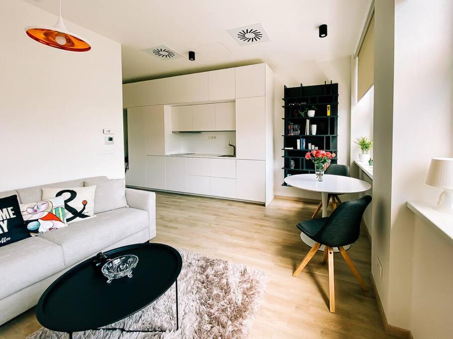 New Studio In Quiet Part Of The City Center Братислава Екстер'єр фото
